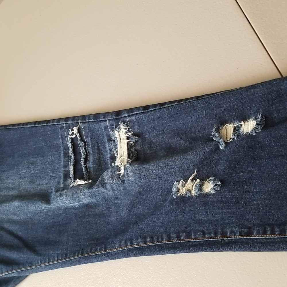 V.I.P distressed light weight jeans.. - Picture 9 of 10